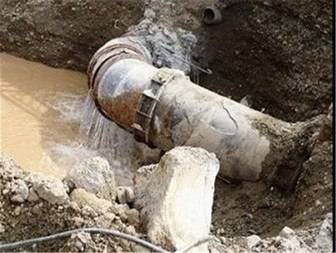 بحرانی به نام شبکه پوسیده آبرسانی و ناتوانی مسئولین وزارت نیرو در مدیریت آب های سطحی !